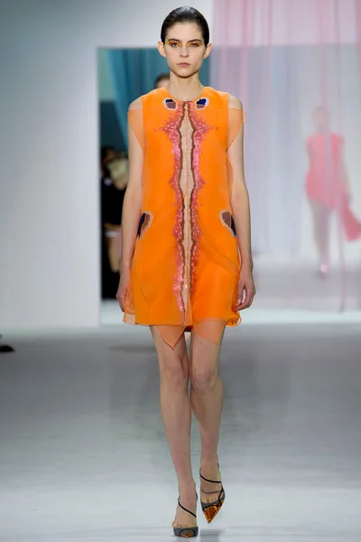 Look 30